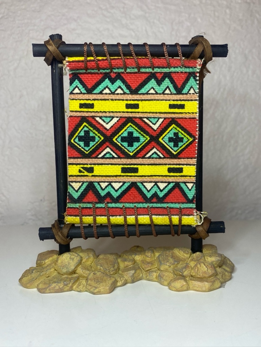 Enesco Friends of the Feather 1997 Karen Hahn Mini Navajo Rug Loom Figurine
